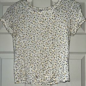 Cute light t-shirt! yellow flowery design!